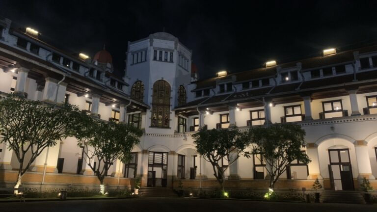 Masyarakat Kota Semarang Bisa Salat Idul Fitri Perdana di Lawang Sewu