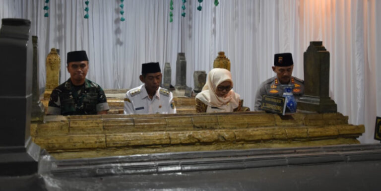 Bupati Demak Ziarah ke Makam Raja dan Wali Jelang HUT ke-522