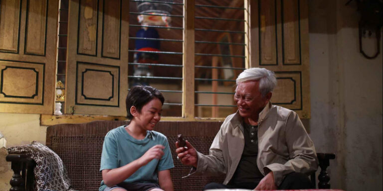 Singsot Siulan Kematian Kutukan Melawan Mitos Bersiul di Malam Hari