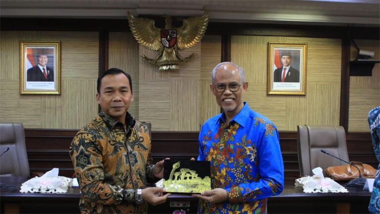 Indonesia Gandeng Singapura di Bidang Kependudukan