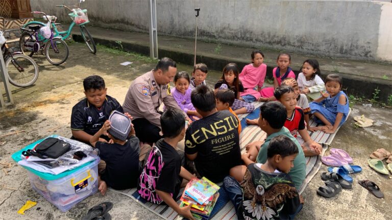 Perpustakaan Keliling di Desa Geneng Demak Tingkatkan Minat Baca Anak