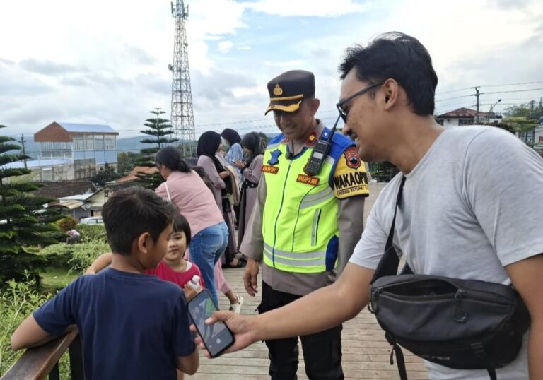 Arus Lalu Lintas H+3 Padat, Polres Semarang Juga Fokus Pengamanan Obyek Wisata