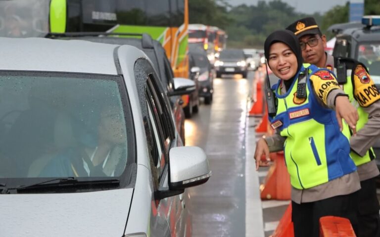 Volume Arus Balik Meningkat, Polres Semarang Terapkan Sistem Buka Tutup Rest Area