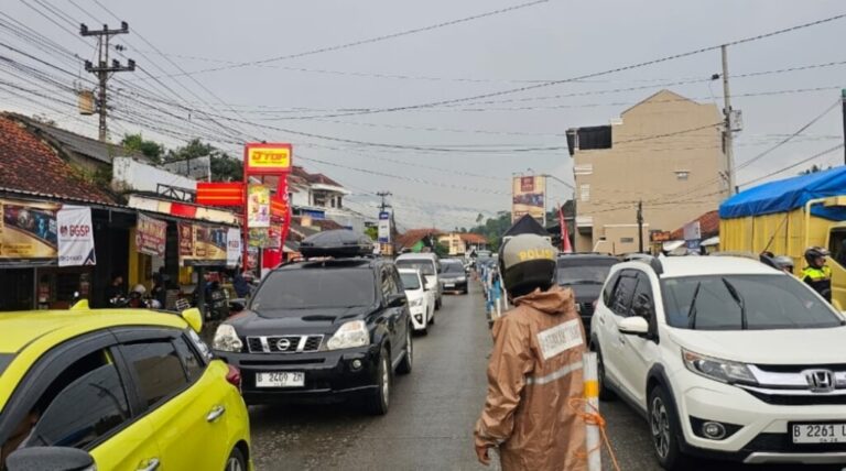 Peningkatan Arus Balik Lebaran 2025, Polres Brebes Terapkan Contraflow dan One Way di Jalur Selatan