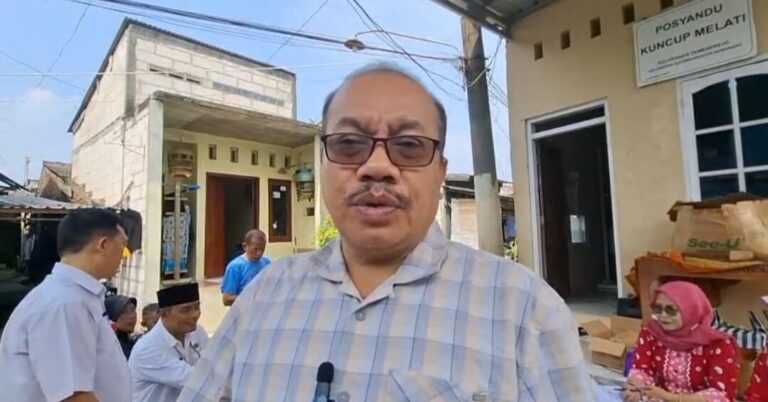 Dorong Imunisasi Balita, DPRD Kota Semarang Tinjau Pekan Imunisasi Dunia di Tambakrejo