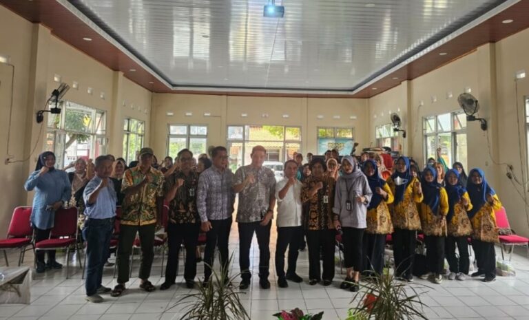 Komisi C DPRD Kota Semarang Gelar FGD dan Pelatihan Pengelolaan Sampah di Kelurahan Peterongan