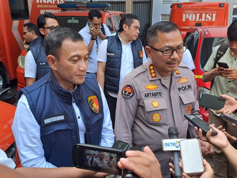 Bintara Polisi Rampok Minimarket di Pati, Ancam Bunuh Karyawan Pakai Celurit