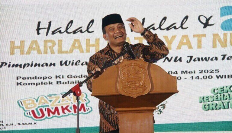 Gubernur Jateng Ahmad Luthfi, saat menghadiri acara Peringatan Harlah ke-75 dan Halalbihalal Fatayat NU Jawa Tengah di Pendopo Kota Tegal, Minggu (4/5).(Foto Ist)