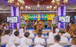 Gubernur Jateng Ahmad Luthfi, dalam dialog terkait masalah pendidikan yang digelar di Rumah Rakyat, Kantor Gubernur Jawa Tengah, Senin (5/5).(Foto Ist)