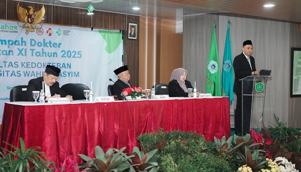 Rektor Unwahas, Prof. Helmy Purwanto, saat memberikan sambutan dalam prosesi pengambilan sumpah dokter, Sabtu (3/5).(Dok Humas)