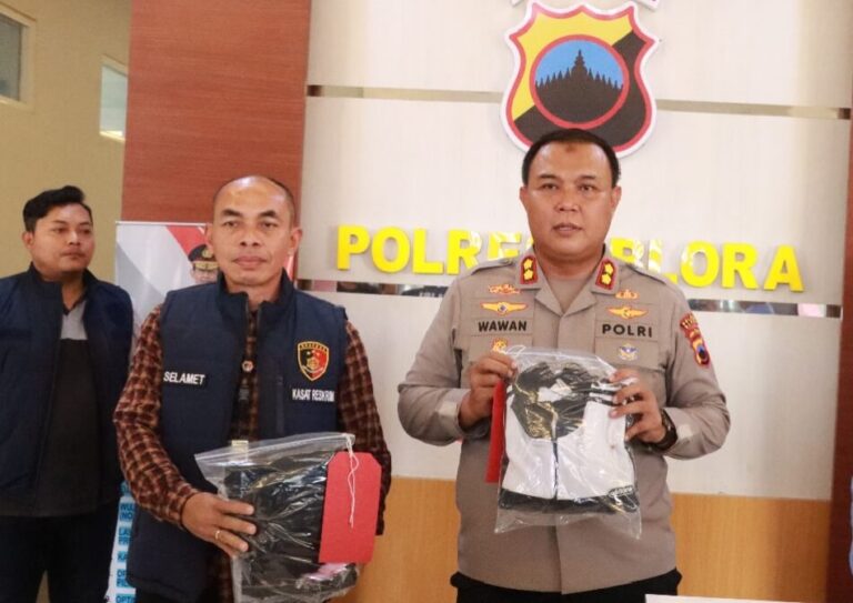 Kapolres Blora, AKBP Wawan Andi Susanto, saat konferensi pers kasus pencabulan anak dibawah umur, Senin (5/5).(Dok Humas)