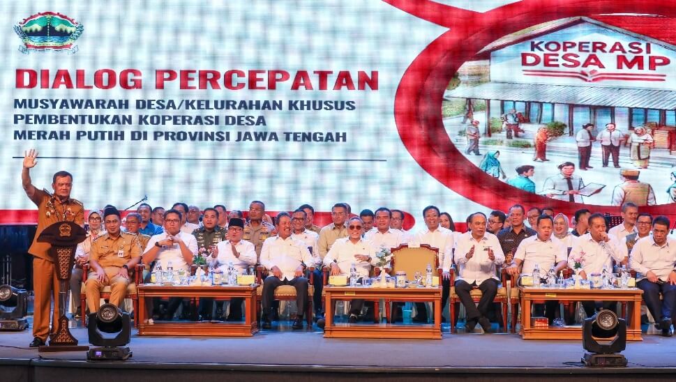 Gubernur Luthfi, dalam acara Dialog Percepatan Pembentukan Koperasi Desa/Kelurahan Merah Putih di Holy Stadium, Kota Semarang pada Selasa (6/5).(Foto Ist)