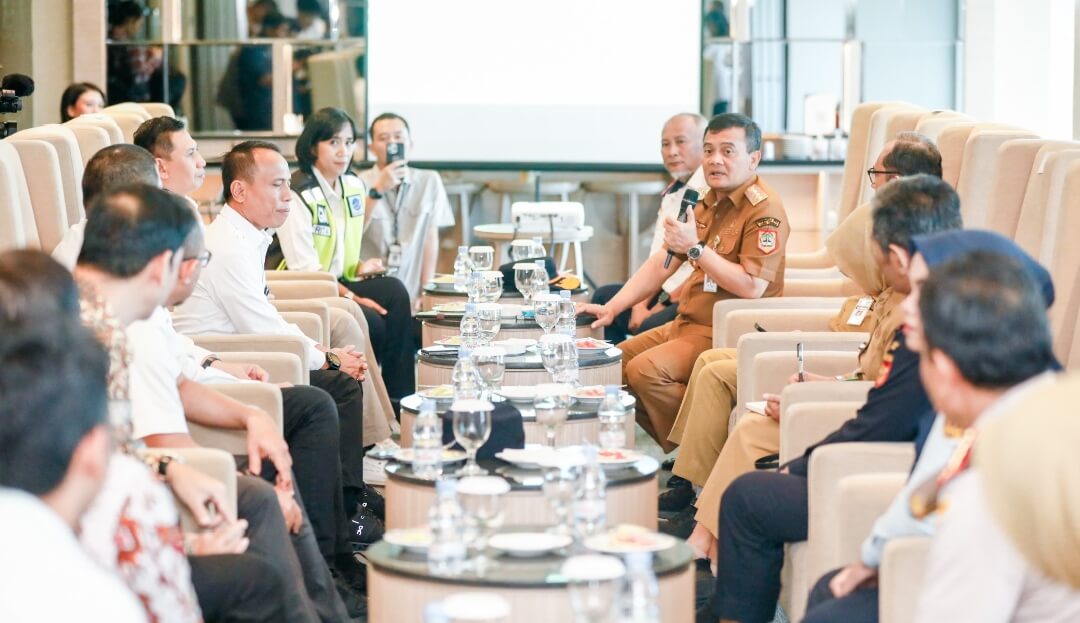 Gubernur Jateng Ahmad Luthfi, saat mengunjungi Bandara Internasional Jendral Ahmad Yani, beberapa waktu lalu.(Dok Humas)