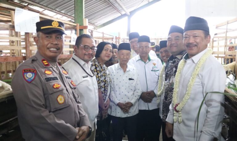BAZNAS RI meresmikan Balai Ternak ke-47 di Desa Temulus, Kecamatan Randublatung, Kabupaten Blora, Kamis (15/5).(Dok Humas)