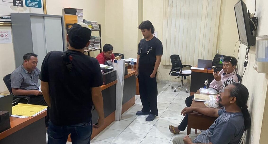 Unit Resmob dan Unit 3 Satreskrim Polres Karanganyar, berhasil menangkap buron penganiayaan yang terjadi di wilayah Kecamatan Jumantono.(Foto Ist)