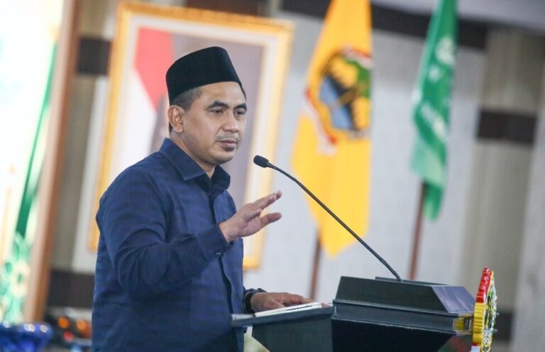 Wagub Jateng, Taj Yasin Maimoen, dalam Halal Bihalal dan Harlah ke-79 Muslimat NU Kota Semarang, Sabtu (17/5).(Dok Humas)