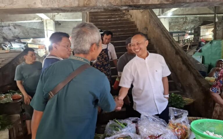 Komisi B DPRD Kota Semarang melakukan inspeksi ke Pasar Karangayu, Rabu (21/5).(Foto Ist)
