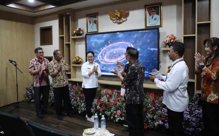 Pemkot Semarang meluncurkan layanan cepat PBG khusus bagi MBR, Kamis (22/5).(Dok Humas)