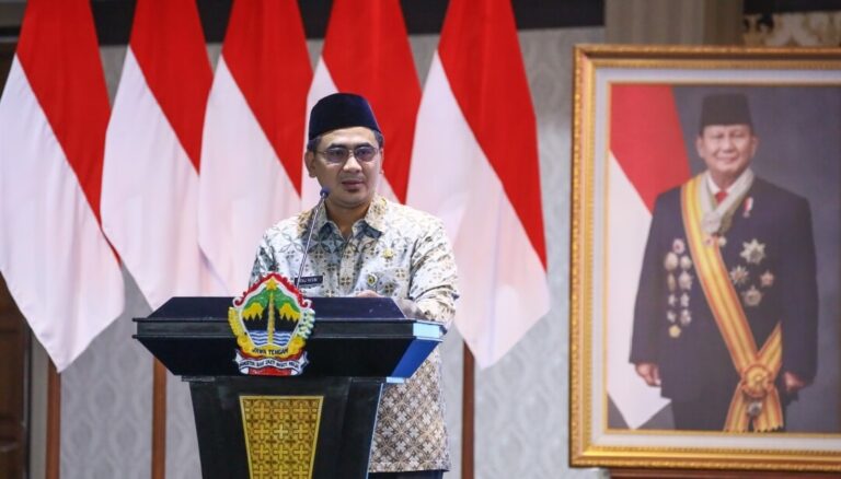 Wagub Jateng, Taj Yasin Maimoen, memberi sambutan dalam pengukuhan Bunda PAUD Provinsi Jawa Tengah, di Gedung Gradhika Bhakti Praja, Semarang, Jumat (23/5).(Dok Humas)