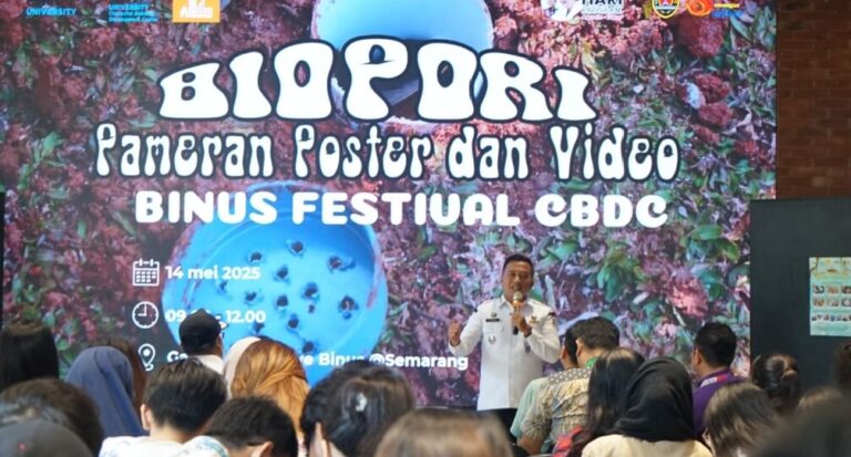 Camat Semarang Barat, Elly Asmara dalam sebuah kegiatan beberapa waktu lalu.(Dok Humas)