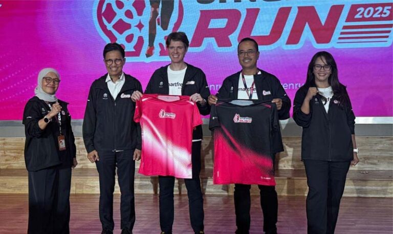XLSMART Dekatkan Diri ke Pelanggan Lewat SMARTFREN RUN 2025