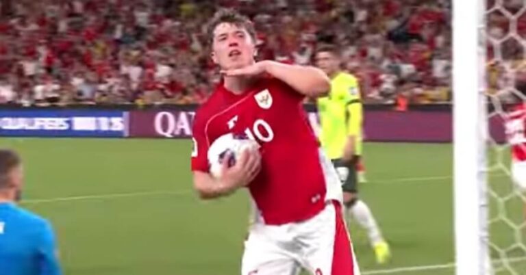 Penyerang Ole Romeny melakukan selebrasi seusai mencetak gol untuk timnas Indonesia.(Foto Ist)