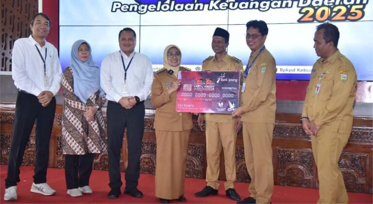 Bank Jateng Bersama Pemkab Kebumen Resmi Luncurkan Kartu Kredit Pemerintah Daerah untuk Transaksi APBD Lebih Efisien dan Transparan
