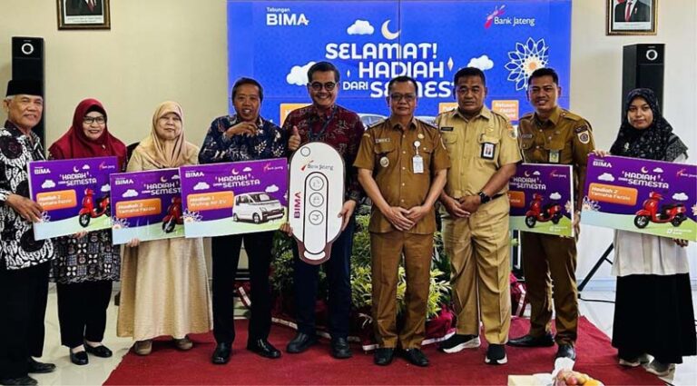 Guru SD di Brebes Menang Mobil Listrik dari Undian Tabungan Bima Bank Jateng
