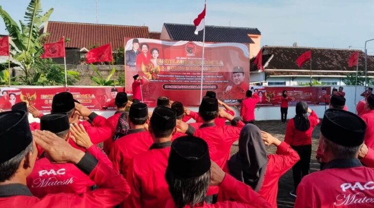 Memperingati Hari Lahir Pancasila yang jatuh pada 1 Juni, sekaligus Bulan Bung Karno, DPC PDI Perjuangan Karanganyar menggelar apel bersama pada Minggu (1/6) pagi.(Foto Ist)