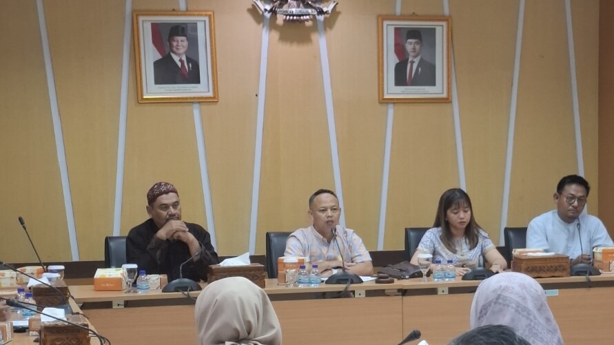 Komisi B DPRD Kota Semarang menerima audiensi dari para Pedagang Kaki Lima (PKL) yang berjualan di Jalan Simpang.