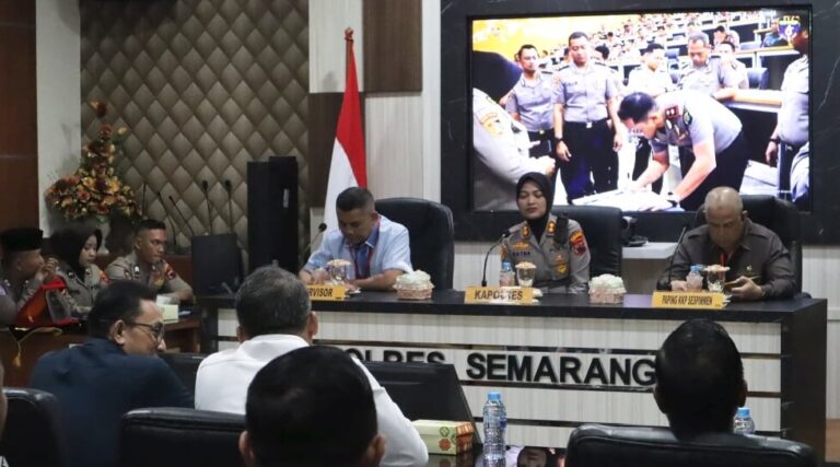 Sembilan peserta didik Sespimen Polri Dikreg 65 TA. 2025 melaksanakan Kuliah Kerja Profesi (KKP) di Polres Semarang.(Dok Humas)