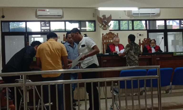 Sidang perdana gugatan Koalisi Advokat Jawa Tengah kepada Kapolri dan Kasubdit Ditreskrimum Polda Jateng di PN Semarang, Rabu (4/6).(BahteraJateng)
