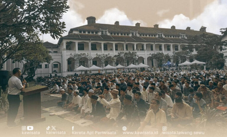 KAI Wisata Gelar Salat Idul Adha 2025 di Halaman Lawang Sewu