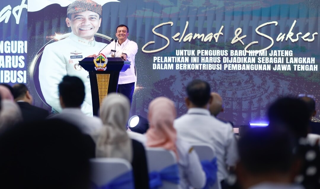Gubernur Jateng, Ahmad Luthfi, memberikan sambutan dalam pelantikan pengurus periode 2025–2028 di Gedung Gardhika Bhakti Praja Semarang, Rabu (18/6).(Dok Humas)