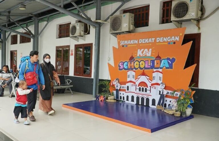 KAI Daop 4 Semarang memberikan promo diskon sebesar 30 persen untuk perjalanan KA Ekonomi komersial yang berlaku hingga 31 Juli 2025.(Dok Humas)