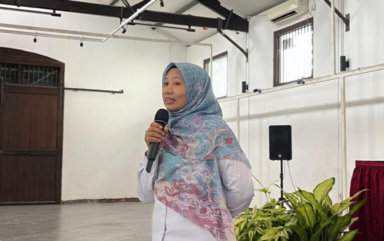 Anggota DPRD kota Semarang, Siti Roika, dalam FGD bertema “Fasilitasi Warga Negara Eks Migran Korban Tindak Kekerasan” di Gedung Oudetrap, Kawasan Kota Lama pada Kamis (19/6).(Foto Ist)