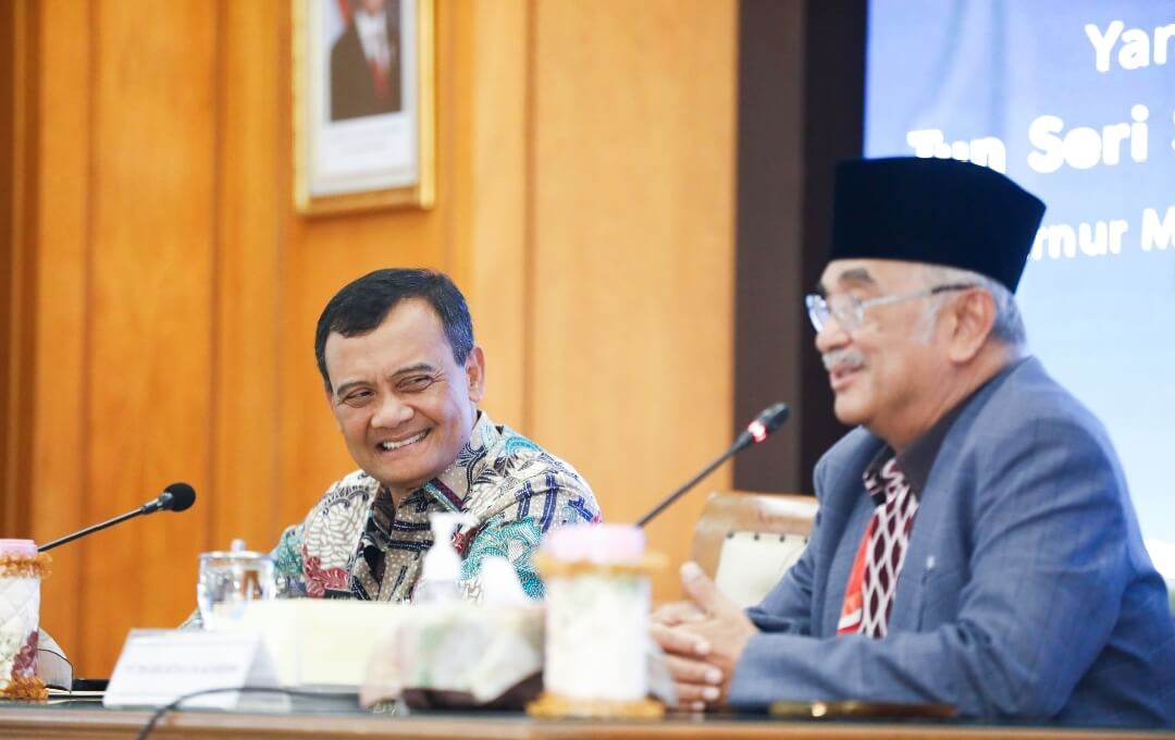 Gubernur Jateng, Ahmad Luthfi, menerima kunjungan resmi Yang di-Pertua Negeri Melaka, Tun Seri Setia Dr. Mohd Ali Rustam, ke kantor Gubernur di Semarang, Jumat (20/6).(Dok Humas)