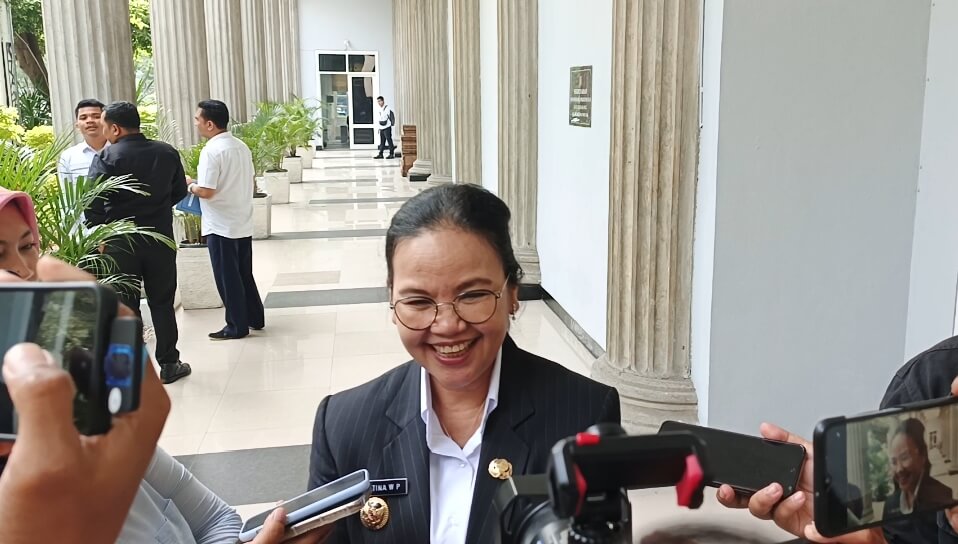Wali Kota Semarang, Agustina Wilujeng Pramestuti, seusai mengikuti sidang paripurna DPRD Kota Semarang, Rabu (25/6).(BahteraJateng)