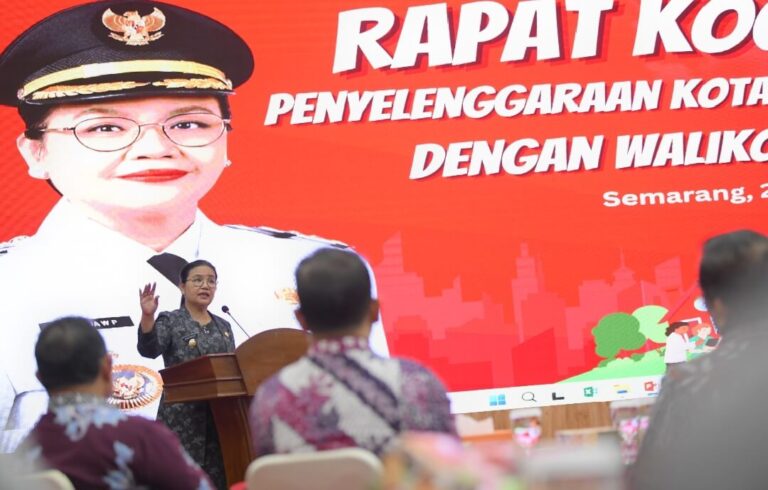 Wali Kota Semarang Agustina, dalam Rapat Koordinasi Forum Kota Sehat di RSUD KRMT Wongsonegoro, Rabu (25/6).(Dok Humas)