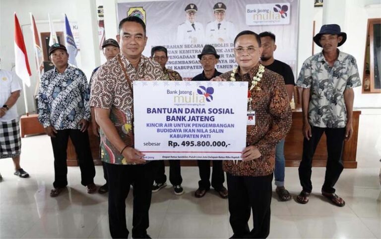 Bank Jateng Salurkan Bantuan Kincir Air Rp495,8 Juta untuk Budidaya Ikan Nila Salin di Pati