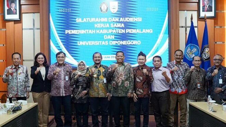 Bupati Pemalang, Anom Widyantoro, bersama Forkompinda mengunjungi Kampus UNDIP Tembalang, Kamis (12/6).(Dok Humas)