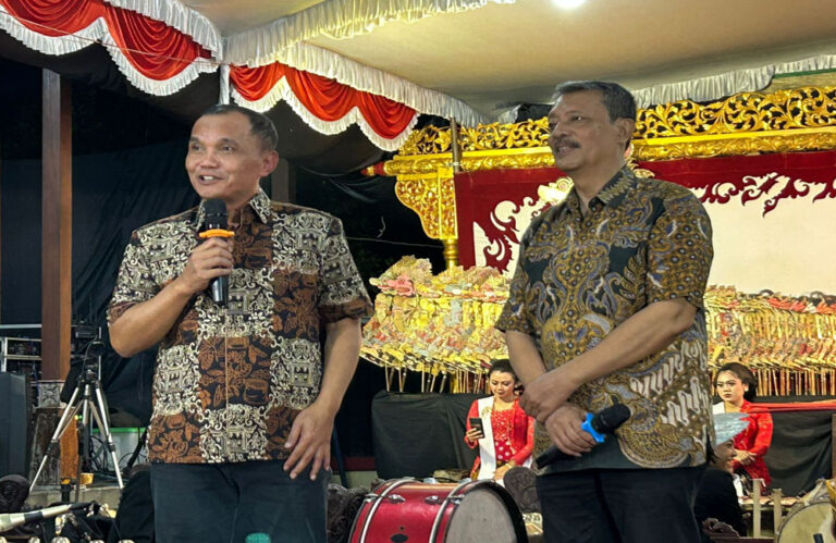 Ketua DPRD Provinsi Jateng Sumanto (kiri) dan Kanjeng Gusti Pangeran Haryo Adipati (KGPHA) Benowo (Foto: Dok Humas)