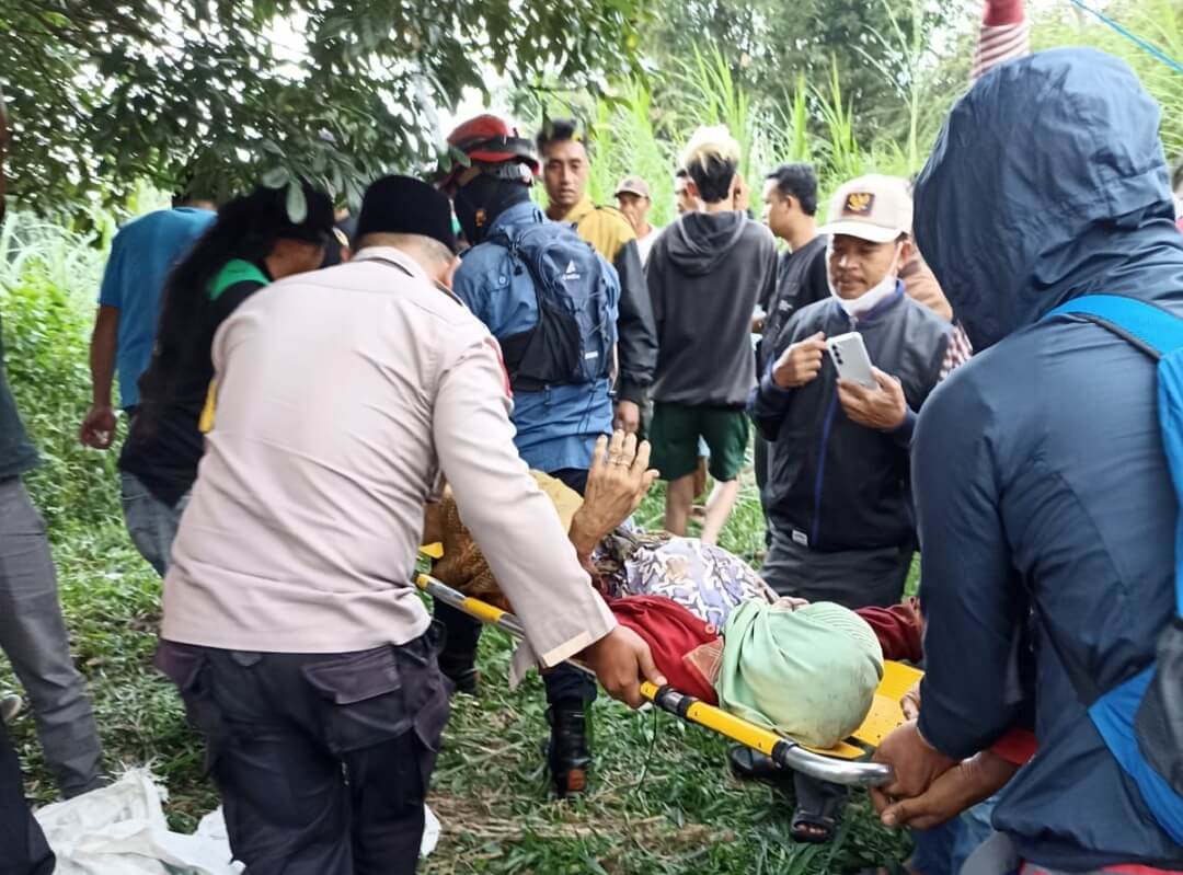 Evakuasi Tim SAR Gabungan