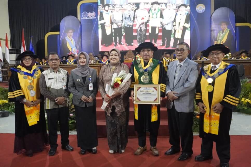 Pengukuhan Guru Besar UPS Tegal