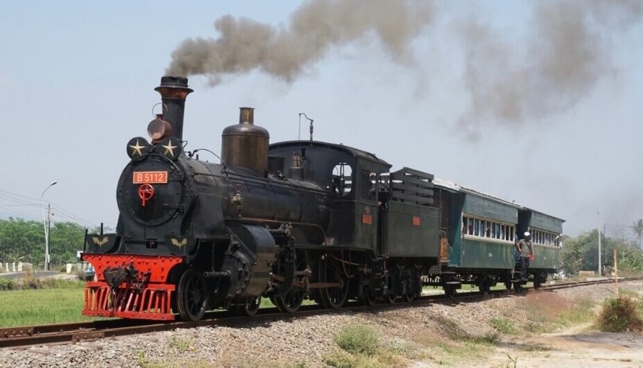 Kereta wisata uap