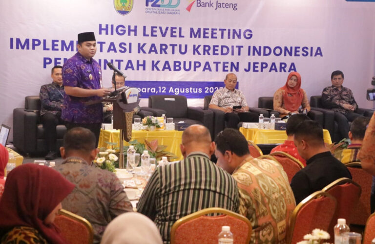 Pemerintah Kabupaten Jepara menggelar rapat dan pelatihan teknis implementasi Kartu Kredit Pemerintah Daerah (KKPD), Selasa (12/8/2025) di sebuah sanggraloka Desa Sekuro, Kecamatan Mlonggo. (Foto: Dok Humas)