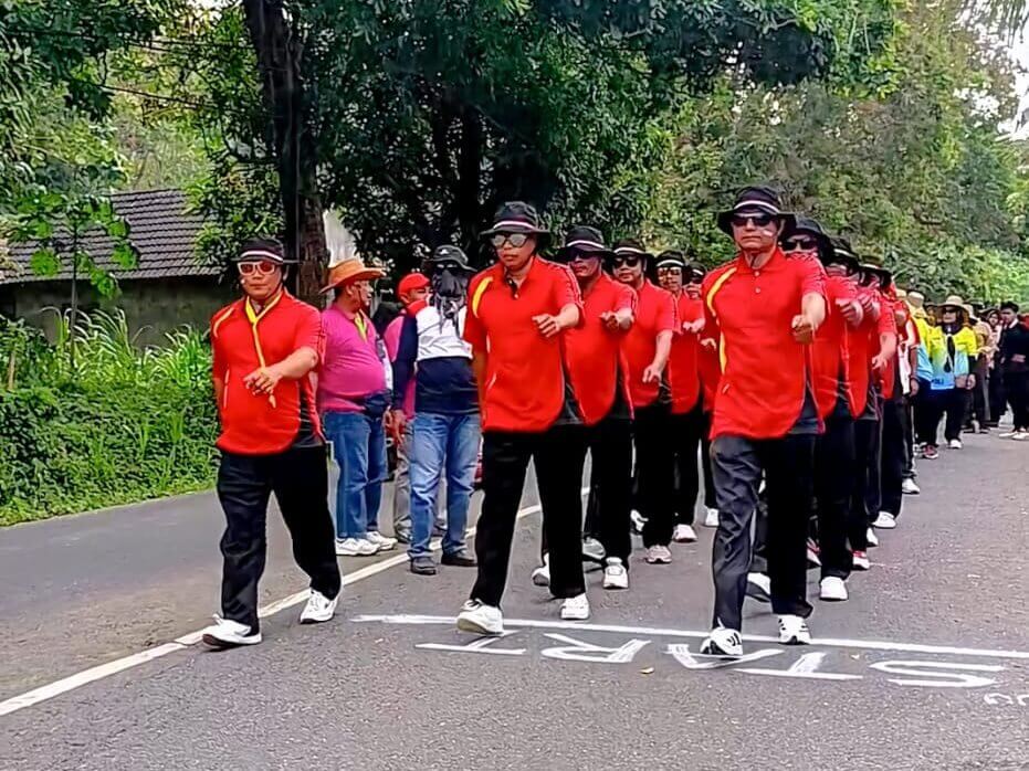 Lomba Gerak Jalan di Sale