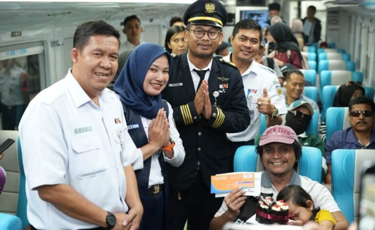 Hari Pelanggan Nasional di Stasiun Purwokerto