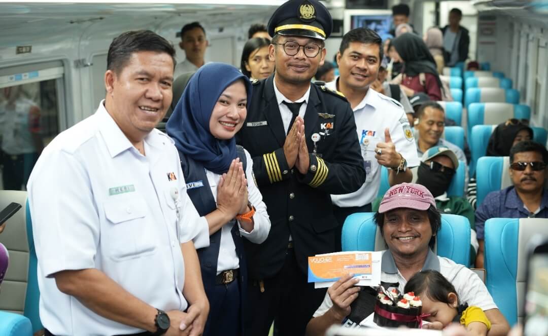 Hari Pelanggan Nasional di Stasiun Purwokerto
