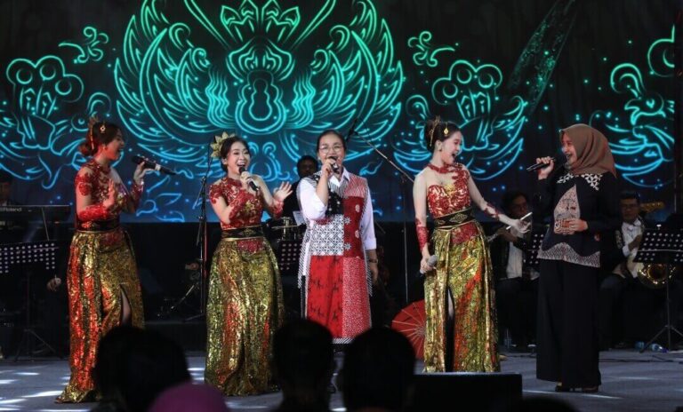 Agustina Wilujeng Pramestuti